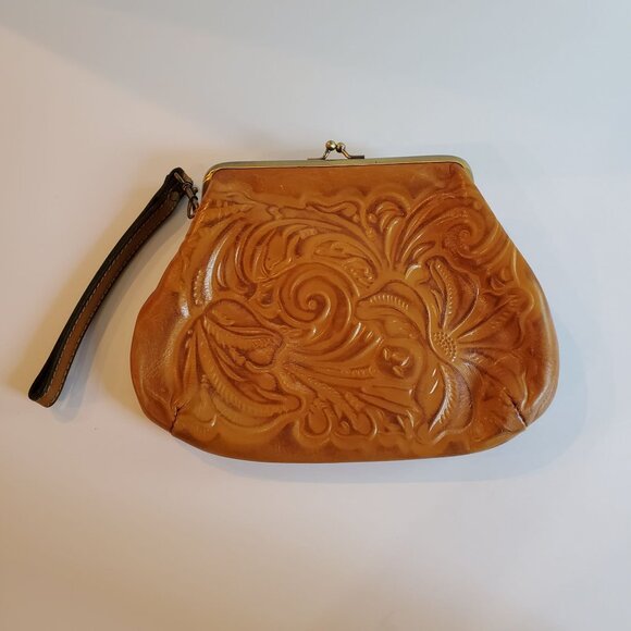 Patricia Nash Handbags - Patricia Nash Wrislet Clutch Purse Leather Brown Kiss Lock Clasp